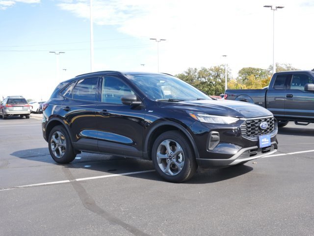 Certified 2025 Ford Escape ST-Line AWD/4WD image 4