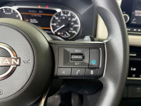 Used 2024 Nissan Rogue SV AWD/4WD image 17
