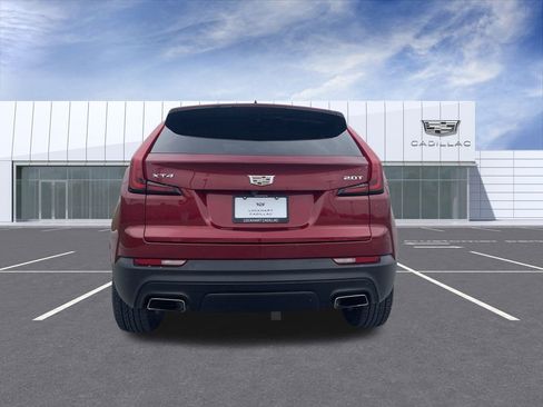 Used 2019 Cadillac XT4 Luxury w/ Cold Weather Package image 7