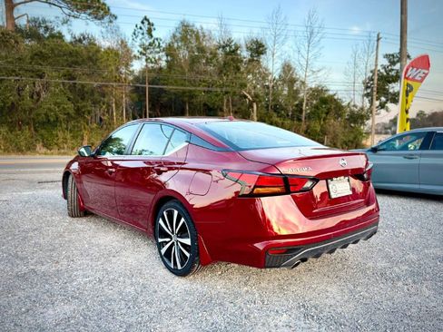 Used 2021 Nissan Altima 2.5 SR image 2
