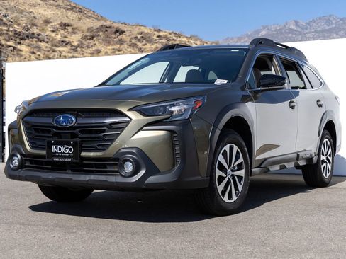Used 2025 Subaru Outback Premium AWD/4WD image 5