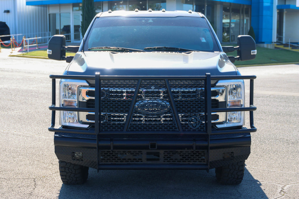 Used 2023 Ford F350 XLT AWD/4WD image 2