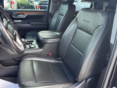 Used 2022 GMC Sierra 1500 Denali w/ Denali Reserve Package image 13