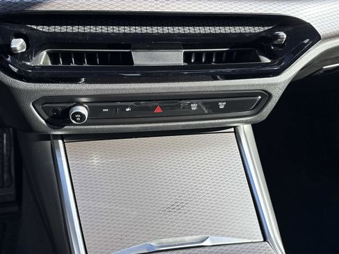 New 2026 BMW 330i xDrive 330i xDrive w/ M Sport Package image 20