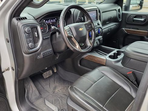 Used 2023 Chevrolet Silverado 3500 High Country image 15