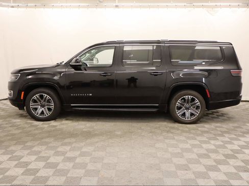 Used 2024 Jeep Wagoneer L Series II image 2