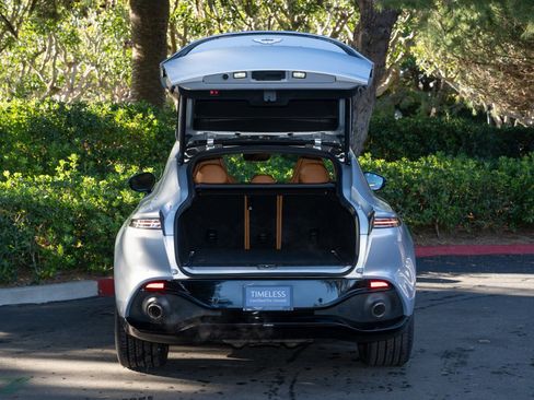 Used 2021 Aston Martin DBX image 7