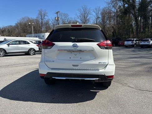 Used 2018 Nissan Rogue SV image 5