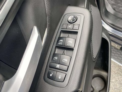 Used 2019 RAM 1500 Big Horn AWD/4WD image 17
