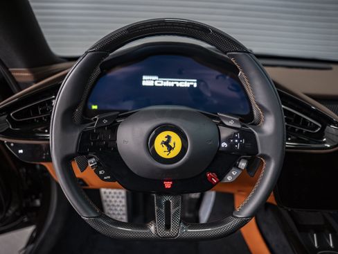 Used 2025 Ferrari 12Cilindri RWD image 32