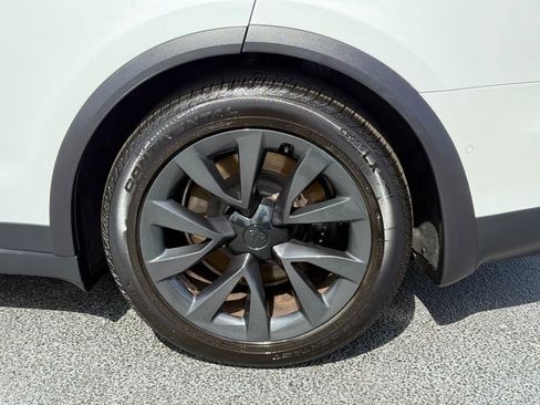 Used 2022 Tesla Model X image 40