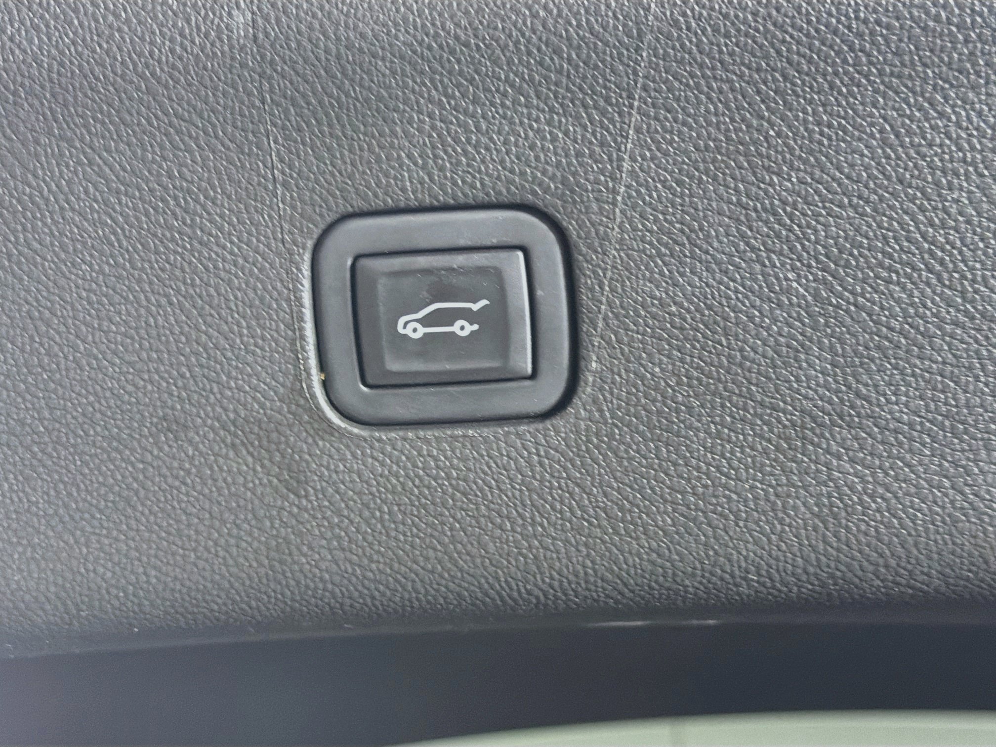 Used 2024 Buick Enclave Essence w/ Sport Touring Edition FWD image 30