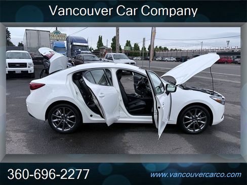 Used 2018 MAZDA MAZDA3 Touring FWD image 14