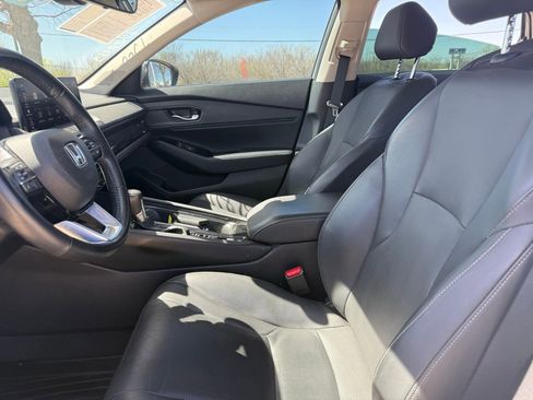 Used 2023 Honda Accord Touring image 9