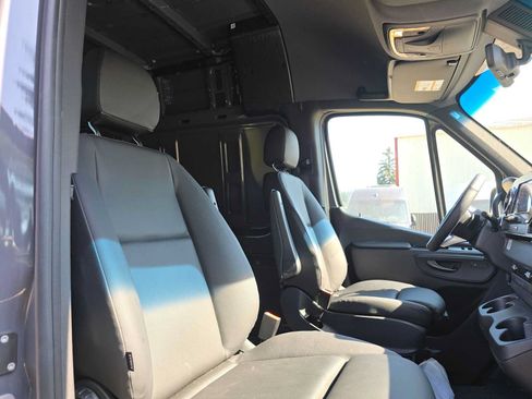 Used 2026 Mercedes-Benz Sprinter 2500 image 13