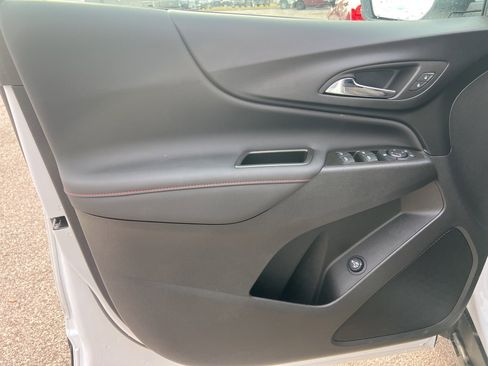 Used 2024 Chevrolet Equinox RS image 10