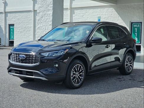 Used 2024 Ford Escape Base image 3