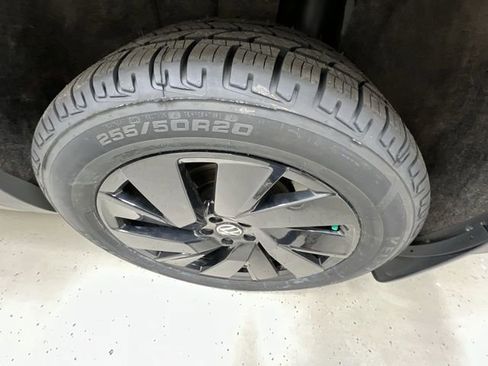 Used 2024 Volkswagen Atlas SE AWD/4WD image 32