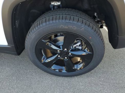 New 2025 Jeep Grand Cherokee Limited w/ Black Appearance Package image 5