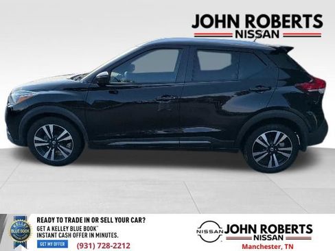 Used 2019 Nissan Kicks SR w/ SR Premium Package FWD image 6