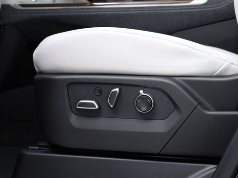 Used 2026 Cadillac Escalade Platinum Sport image 41