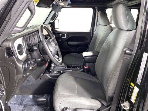 Used 2024 Jeep Wrangler Unlimited AWD/4WD image 15