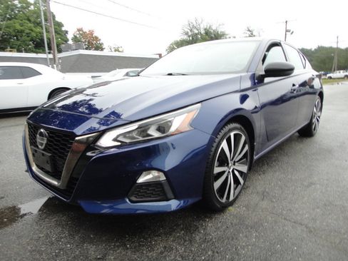 Used 2021 Nissan Altima 2.5 SR w/ SR Premium Package AWD/4WD image 1