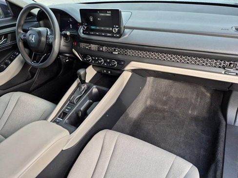 Used 2025 Honda Accord SE image 28