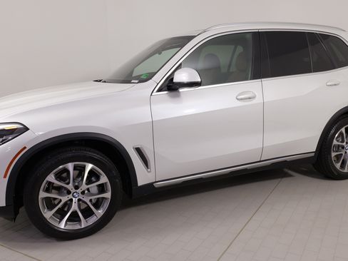 Used 2021 BMW X5 xDrive40i w/ Convenience Package image 1