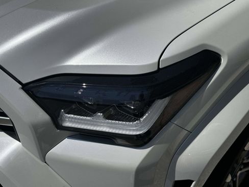 New 2026 Toyota 4Runner Limited AWD/4WD image 10