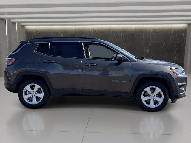 Used 2018 Jeep Compass Latitude w/ Popular Equipment Group FWD image 7