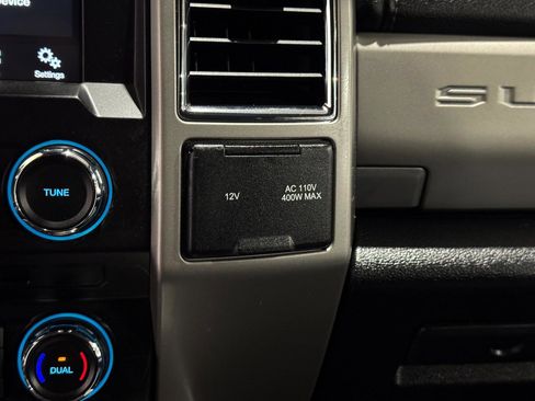 Used 2018 Ford F250 Lariat w/ FX4 Off-Road Package AWD/4WD image 23