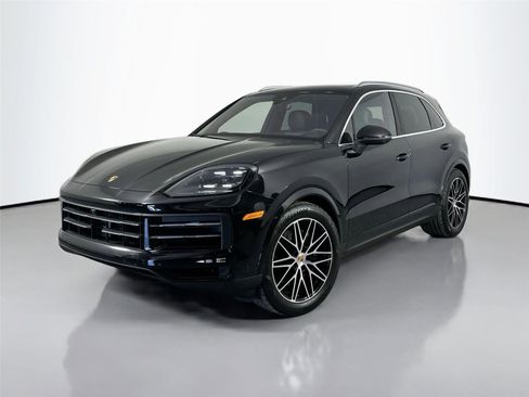 Certified 2025 Porsche Cayenne AWD/4WD image 1