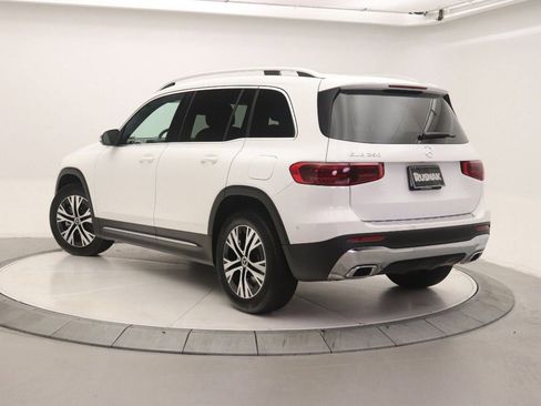 Used 2026 Mercedes-Benz GLB 250 image 2