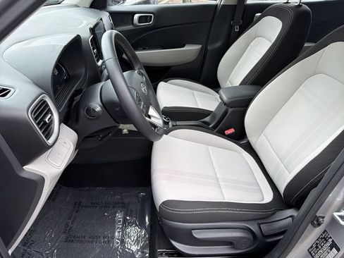 Certified 2023 Hyundai Venue SEL w/ Cargo Package FWD image 9