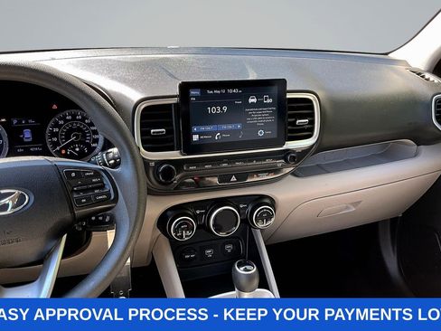 Used 2020 Hyundai Venue SEL FWD image 10