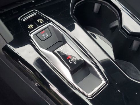 Used 2025 Audi Q5 Premium w/ Convenience Package image 31