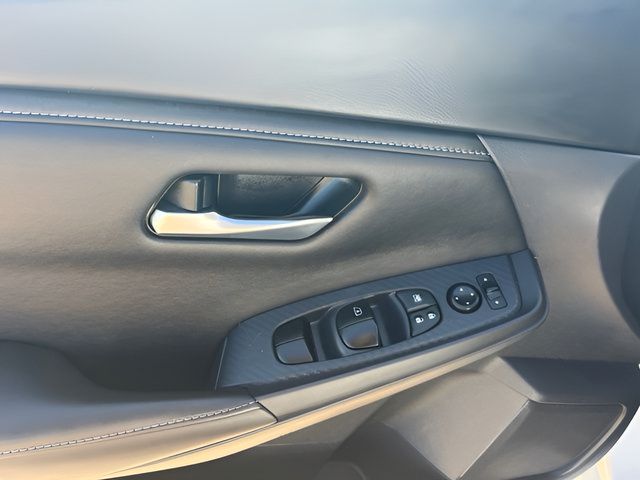 Used 2025 Nissan Sentra SV FWD image 13