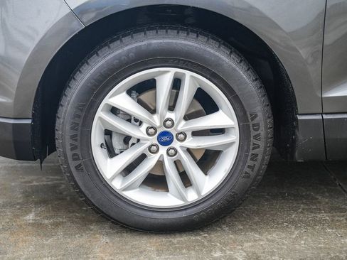 Used 2018 Ford Edge SEL image 11