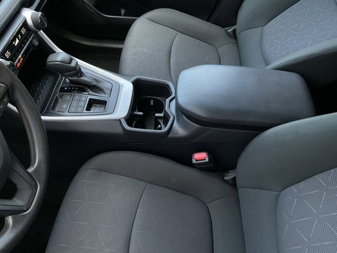 Used 2025 Toyota RAV4 XLE image 32