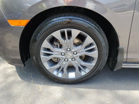 Used 2025 Honda Odyssey Touring image 9