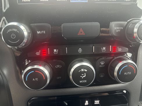 Used 2024 RAM 1500 Laramie image 28