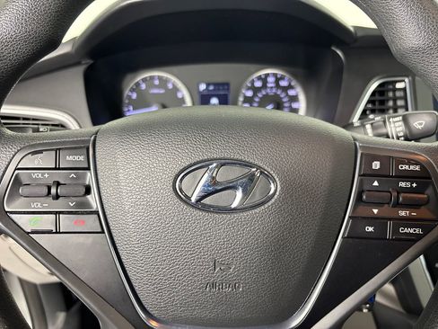 Used 2016 Hyundai Sonata SE image 12