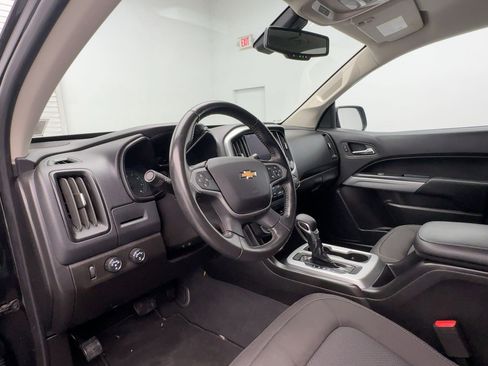 Used 2022 Chevrolet Colorado LT w/ LT Convenience Package image 4