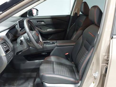 Used 2025 Nissan Rogue SV AWD/4WD image 20