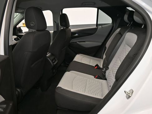 Used 2018 Chevrolet Equinox LS image 30