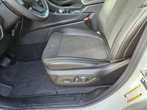 New 2025 Jeep Grand Cherokee L Altitude image 4