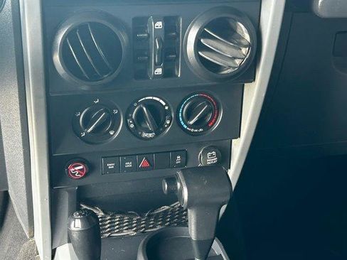 Used 2009 Jeep Wrangler Unlimited Rubicon w/ Dual Top Group AWD/4WD image 21