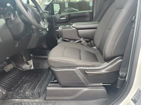 Used 2023 GMC Sierra 3500 Pro w/ Convenience Package image 8