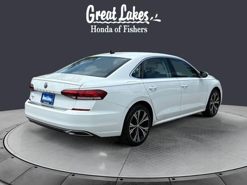 Used 2021 Volkswagen Passat 2.0T SE FWD image 5